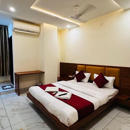 Hotel Prakasham Ujjain Dış mekan fotoğraf