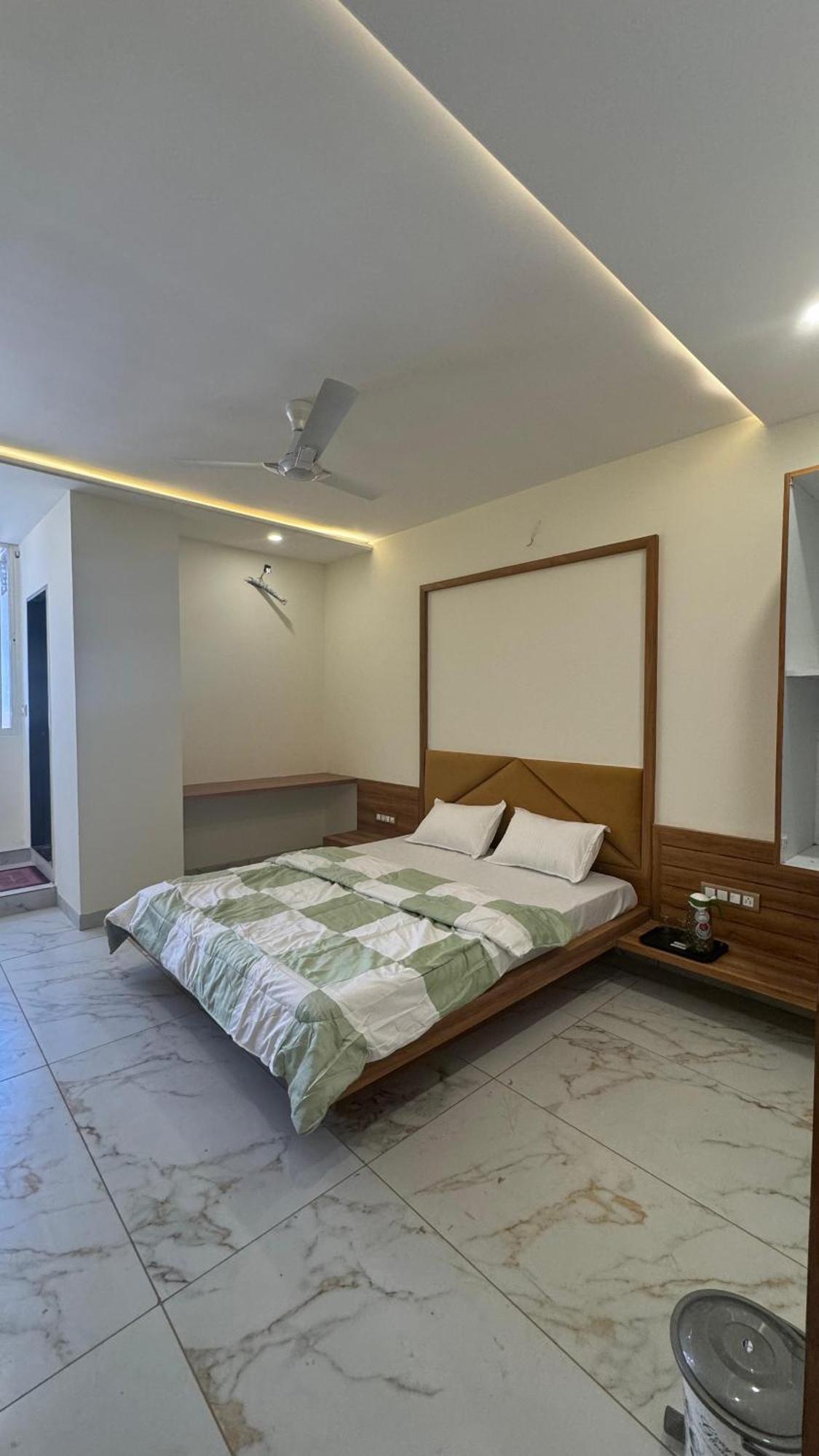 Hotel Prakasham Ujjain Dış mekan fotoğraf