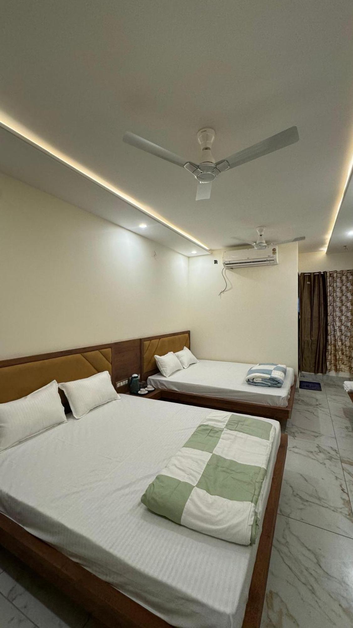 Hotel Prakasham Ujjain Dış mekan fotoğraf
